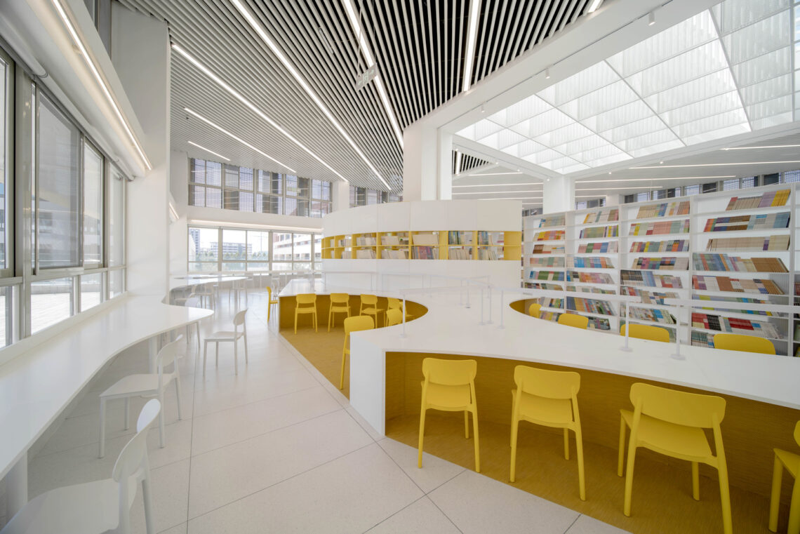 Shanghai conservatory of music experimental school hebi branch library interior renovation / urbanus