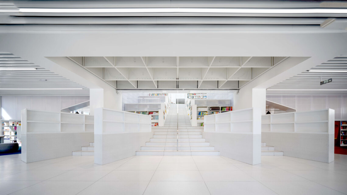 Shanghai conservatory of music experimental school hebi branch library interior renovation / urbanus