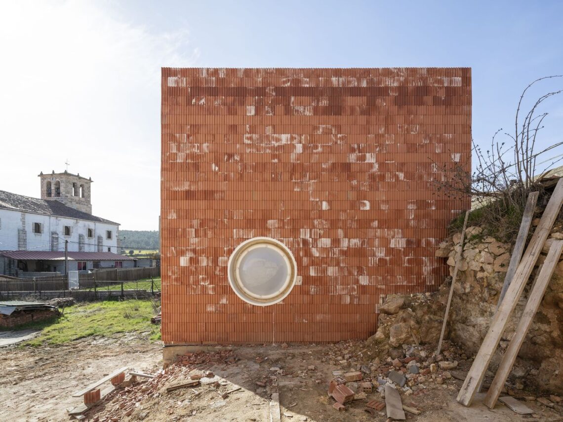 House in huerta de rey / mecanismo