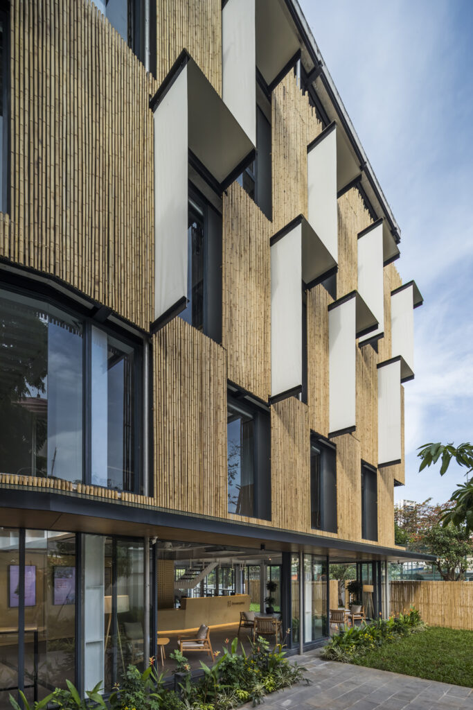 13 bioclimatic flexi office t3 architects bamboo facade