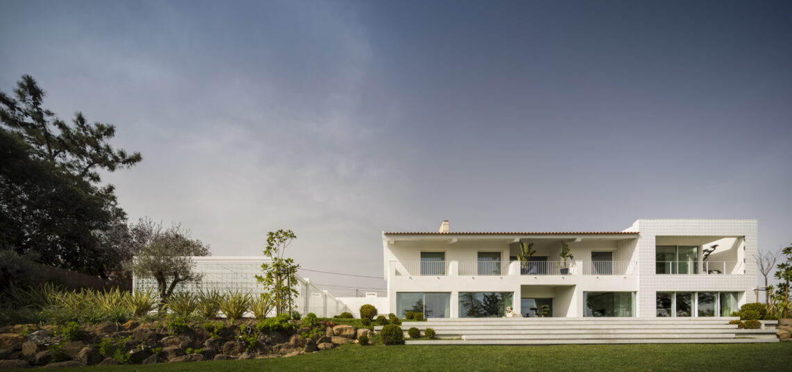 Estoril rm house / joão tiago aguiar arquitectos