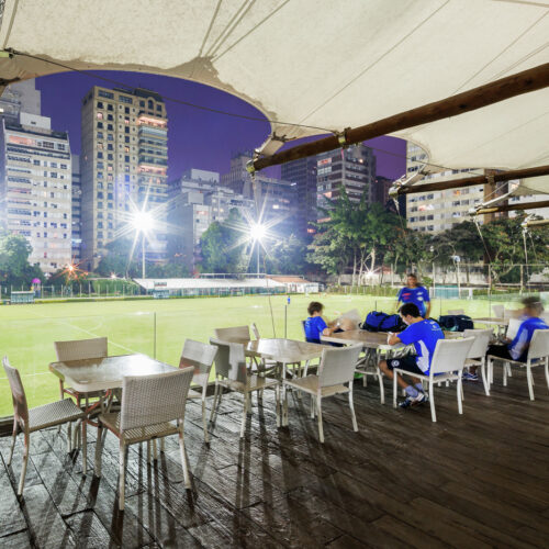 Bar futebol clube pinheiros / bacco arquitetos associados