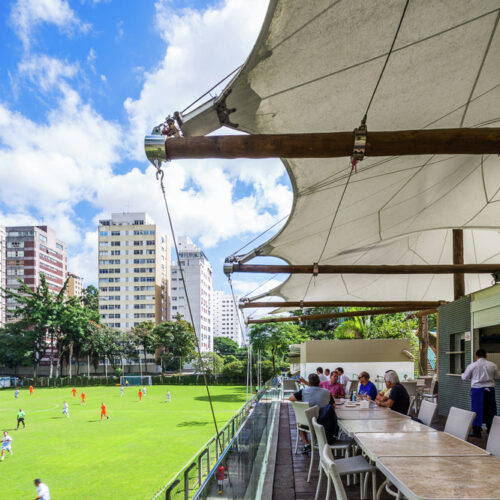 Bar futebol clube pinheiros / bacco arquitetos associados