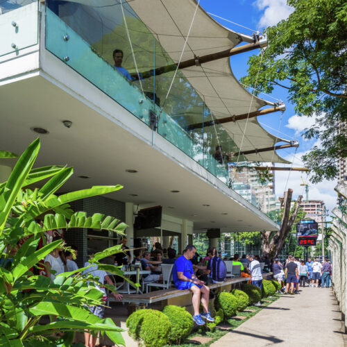 Bar futebol clube pinheiros / bacco arquitetos associados