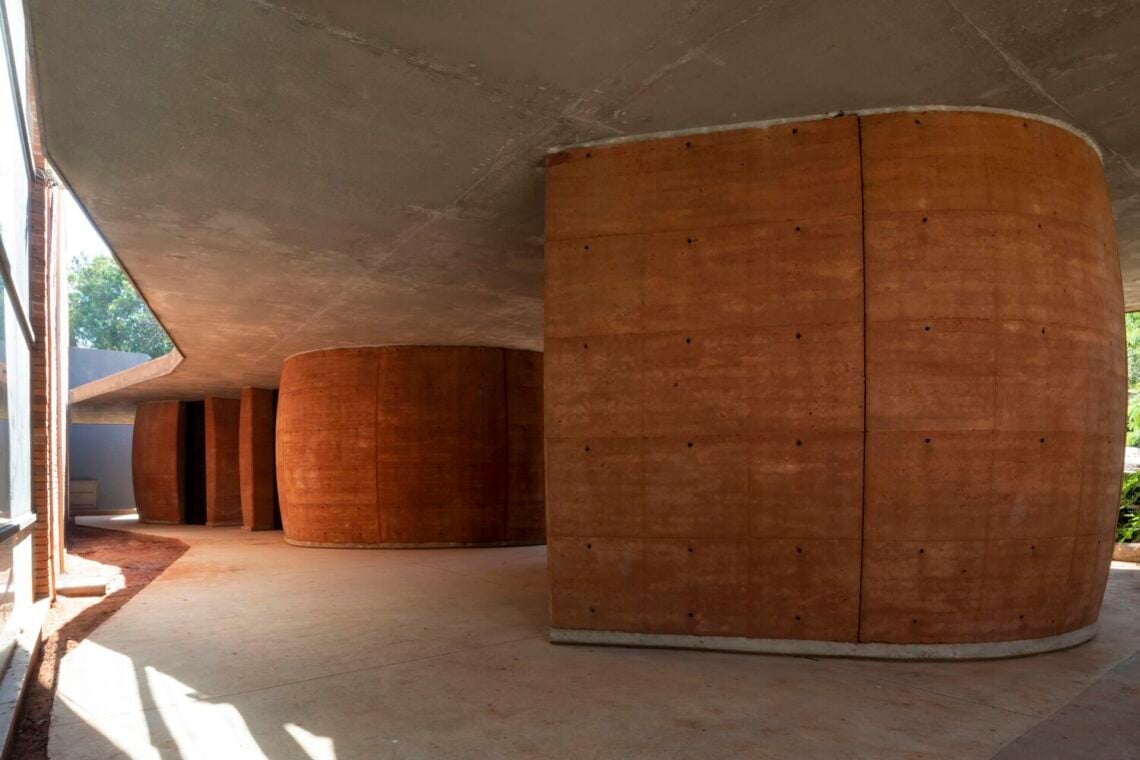 Sanitary Complex Faculty of Architecture, Design and Art of the National University of Asunción / Alberto Martinez + Guido Villalba + Yago García + tda