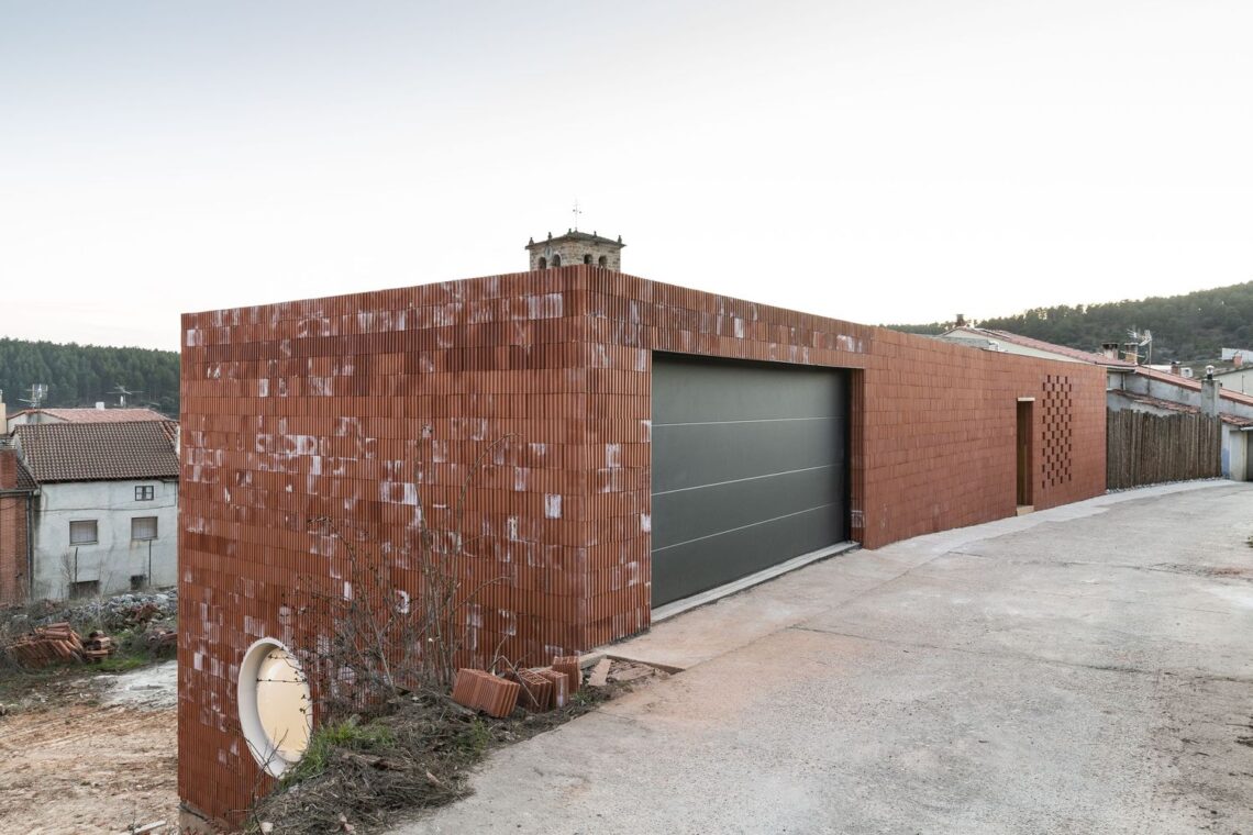 House in huerta de rey / mecanismo