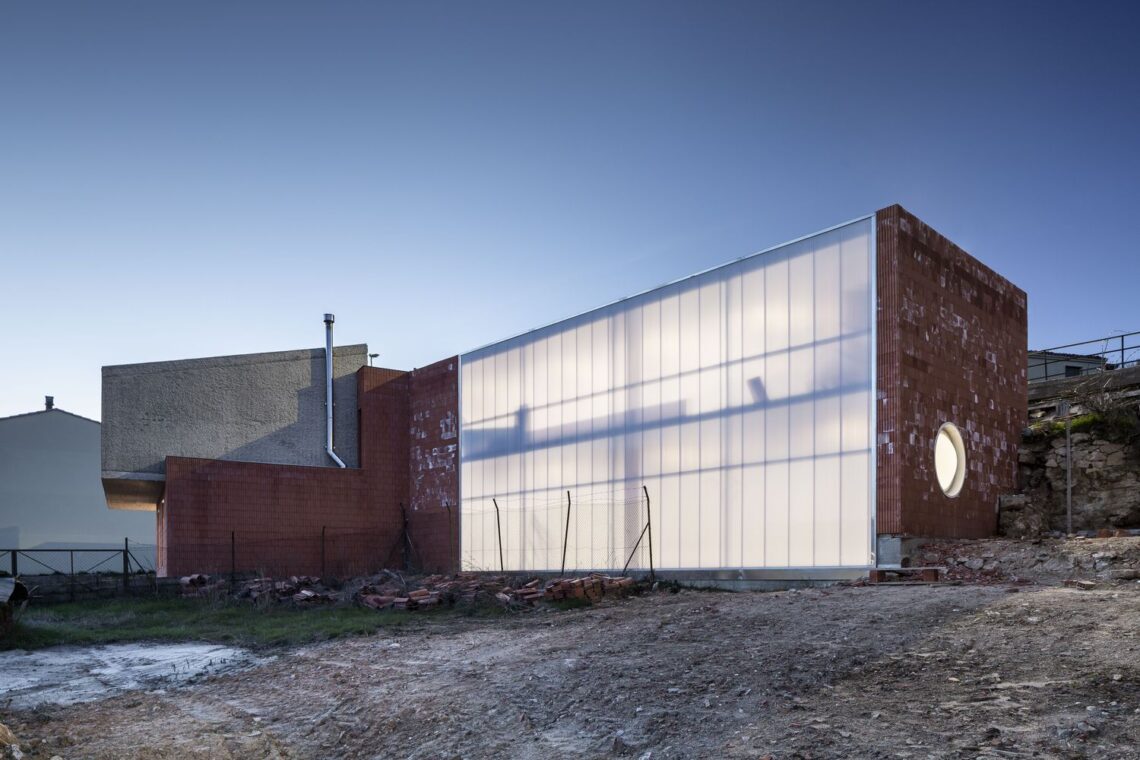 House in huerta de rey / mecanismo