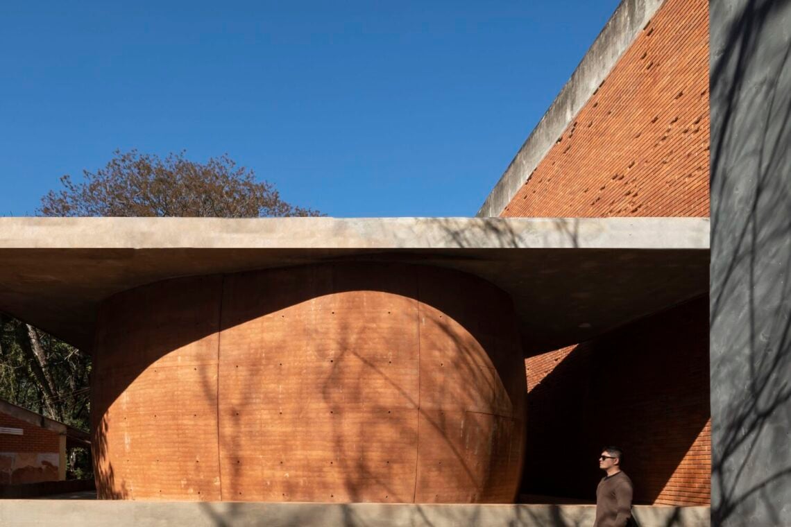 Sanitary Complex Faculty of Architecture, Design and Art of the National University of Asunción / Alberto Martinez + Guido Villalba + Yago García + tda