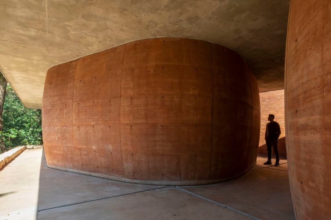 Sanitary Complex Faculty of Architecture, Design and Art of the National University of Asunción / Alberto Martinez + Guido Villalba + Yago García + tda