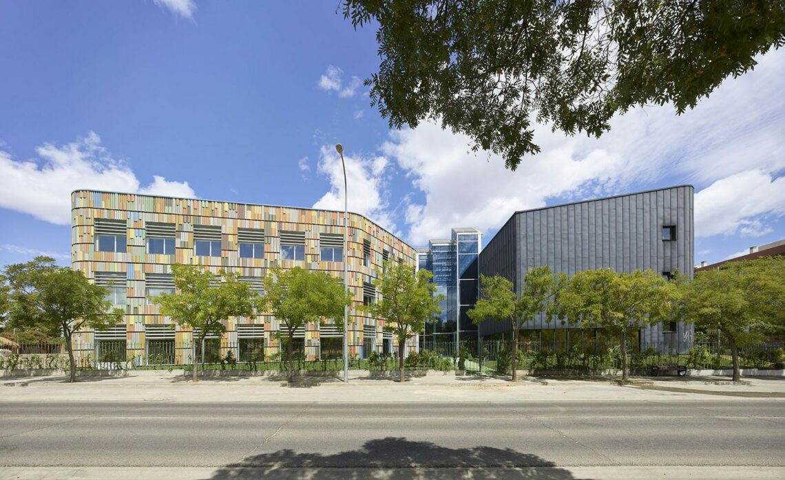 Central library and municipal archives / bn asociados arquitectos