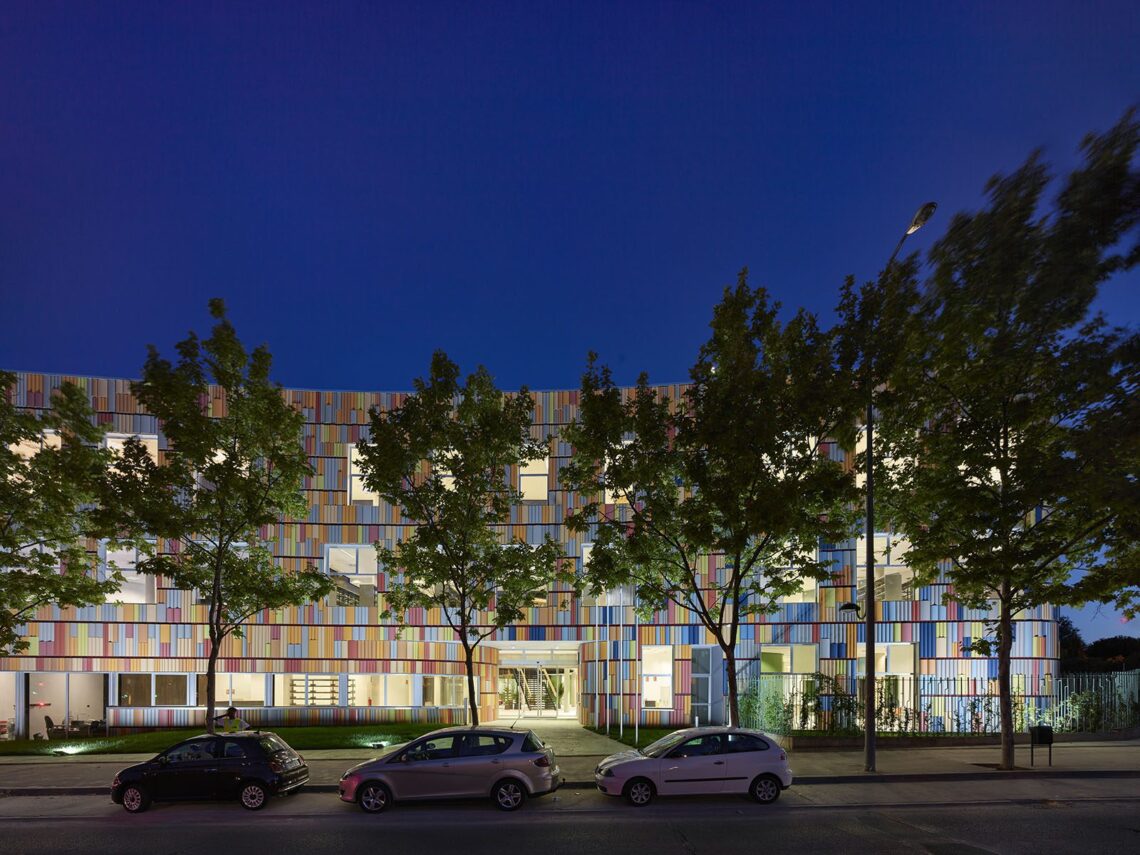 Central library and municipal archives / bn asociados arquitectos