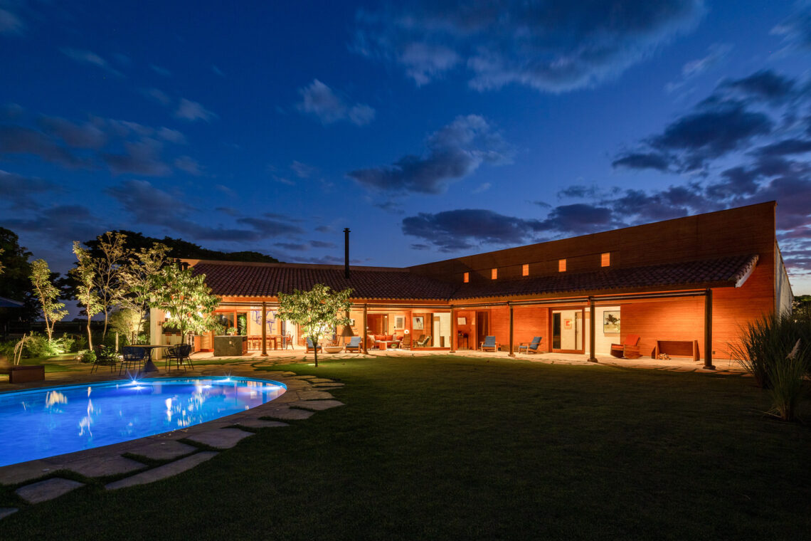 Montemor house / brasil arquitetura