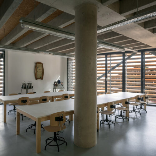 Escola massana, art and design center / estudio carme pinós