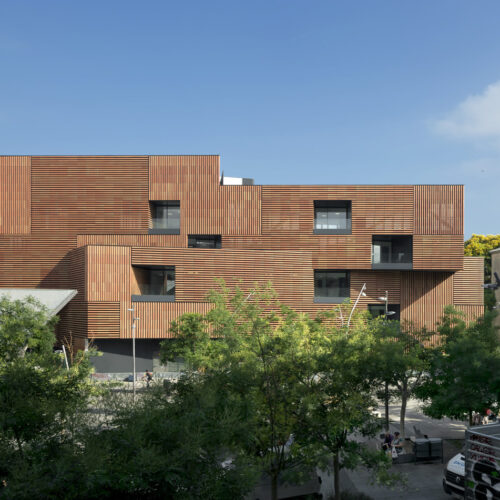 Escola massana, art and design center / estudio carme pinós