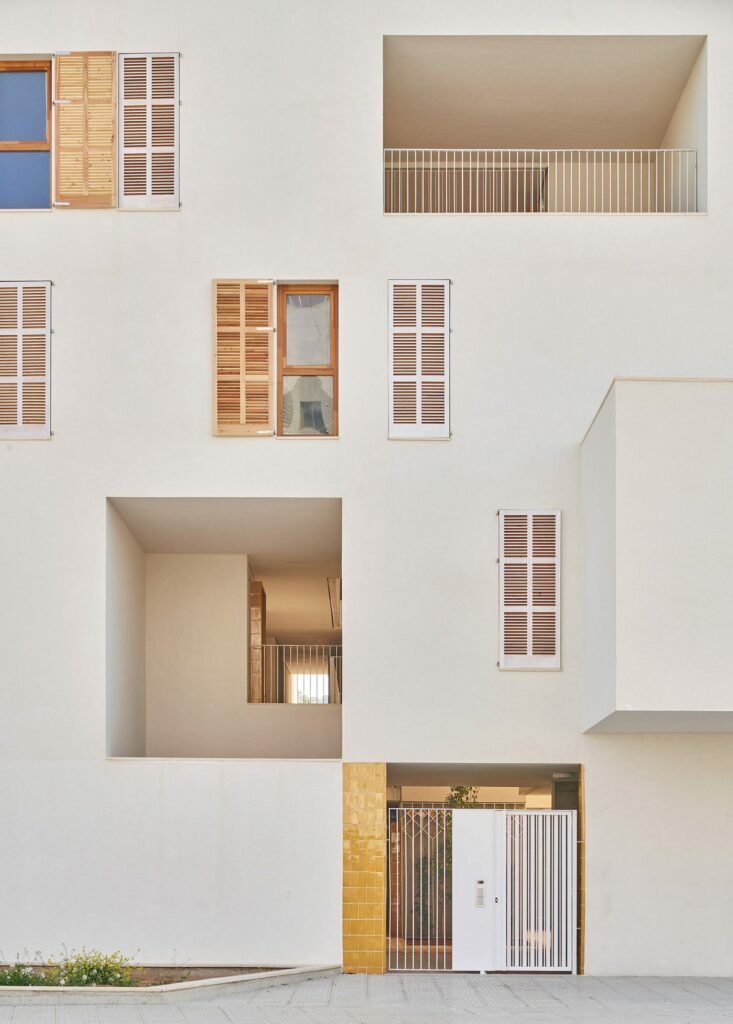 Social housing in ibiza / ripolltizón estudio de arquitectura