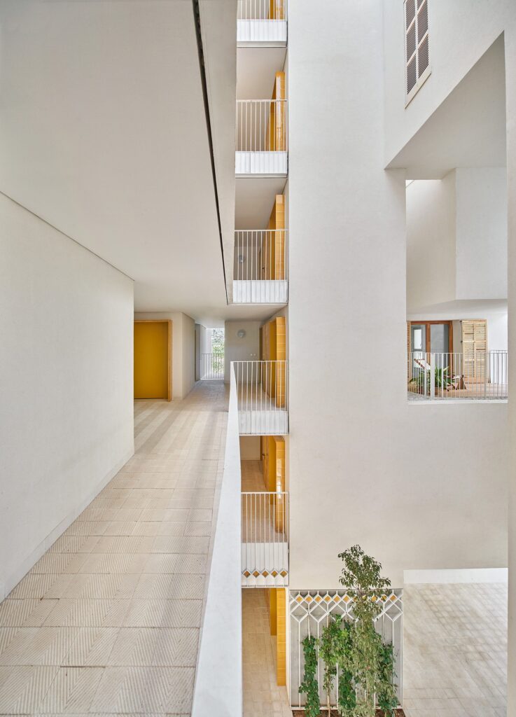 Social housing in ibiza / ripolltizón estudio de arquitectura