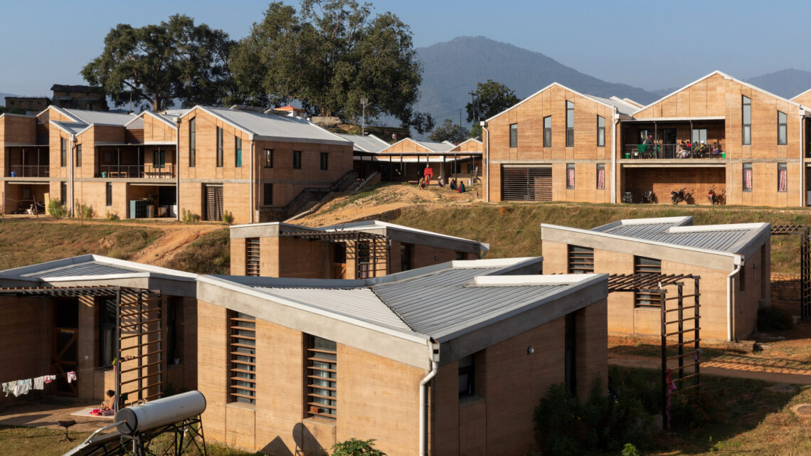 Bayalpata Hospital / Sharon Davis Design