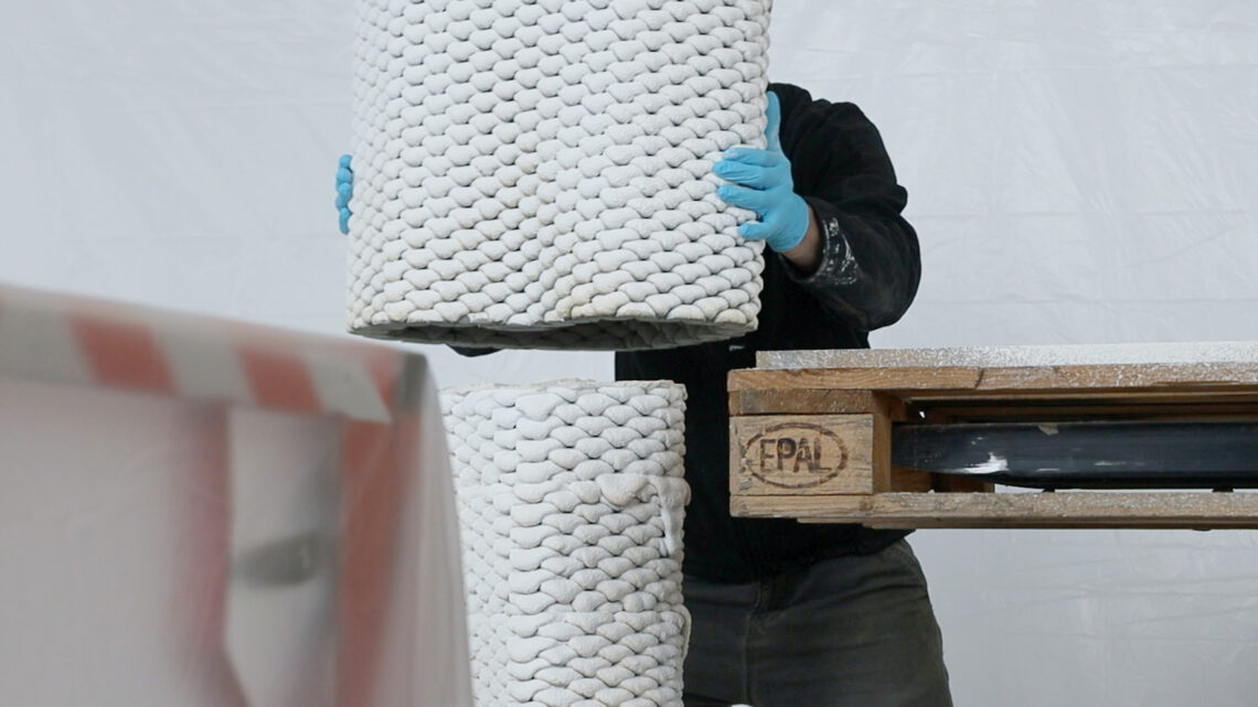 Cement-free mineral foam for 3d printed, lightweight insulated walls