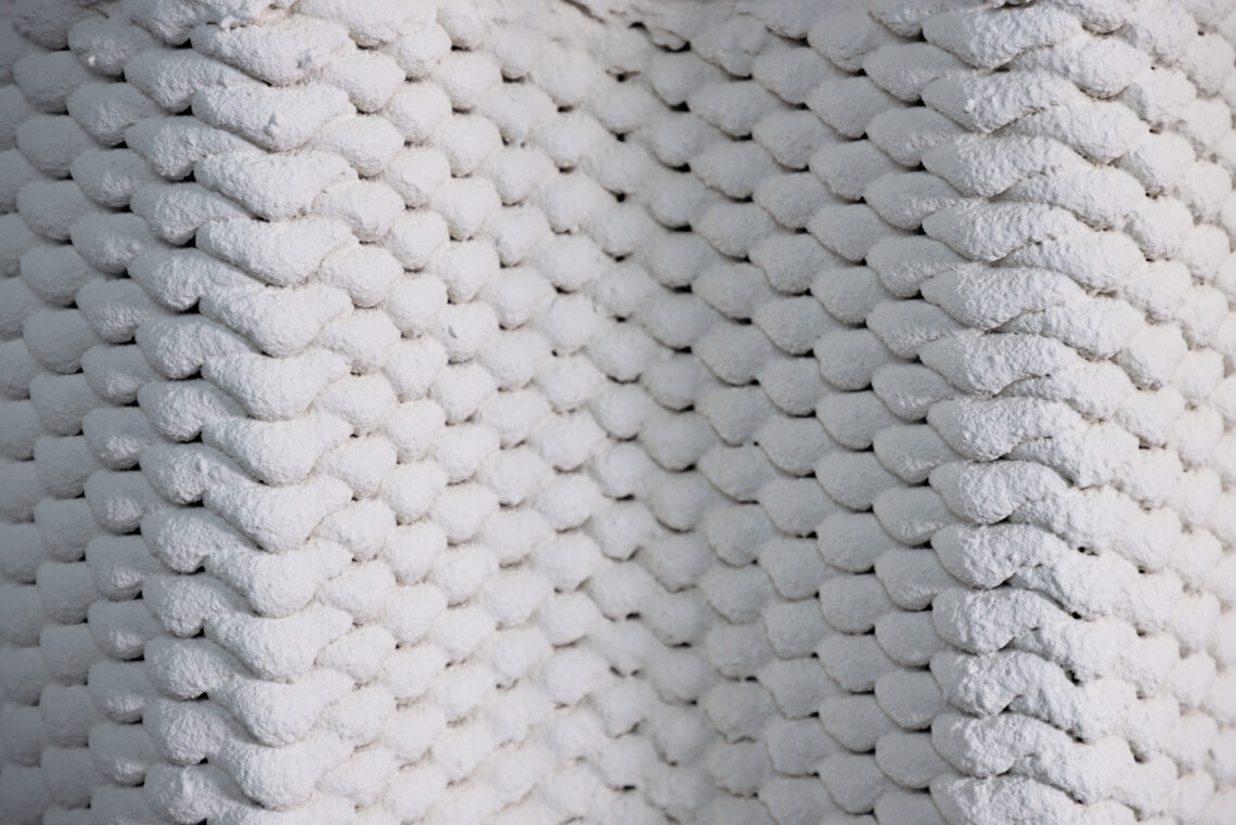 Cement-free mineral foam for 3d printed, lightweight insulated walls