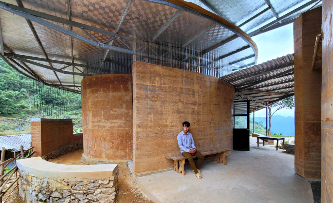 Lung vai school / 1+1>2 architects