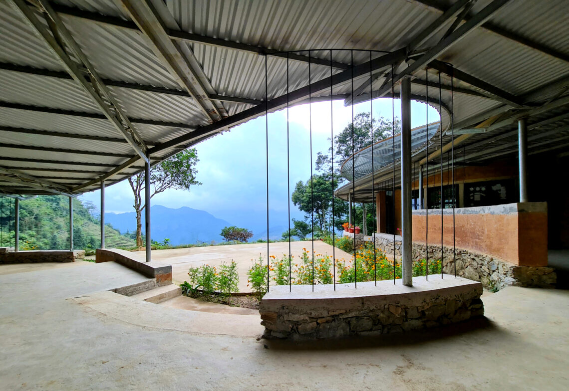 Lung vai school / 1+1>2 architects