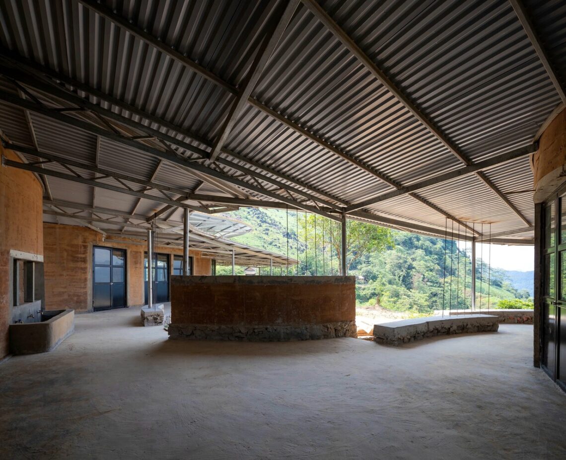 Lung vai school / 1+1>2 architects