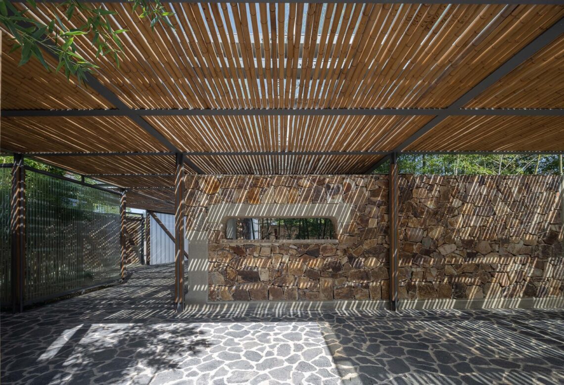 The tourist service station of tangshan ape man cave / aeseu architectural technology and art studio