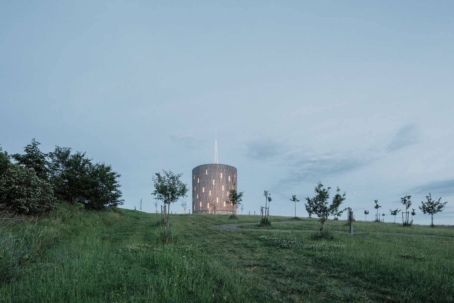 Our Lady of Sorrows Chapel / RCNKSK