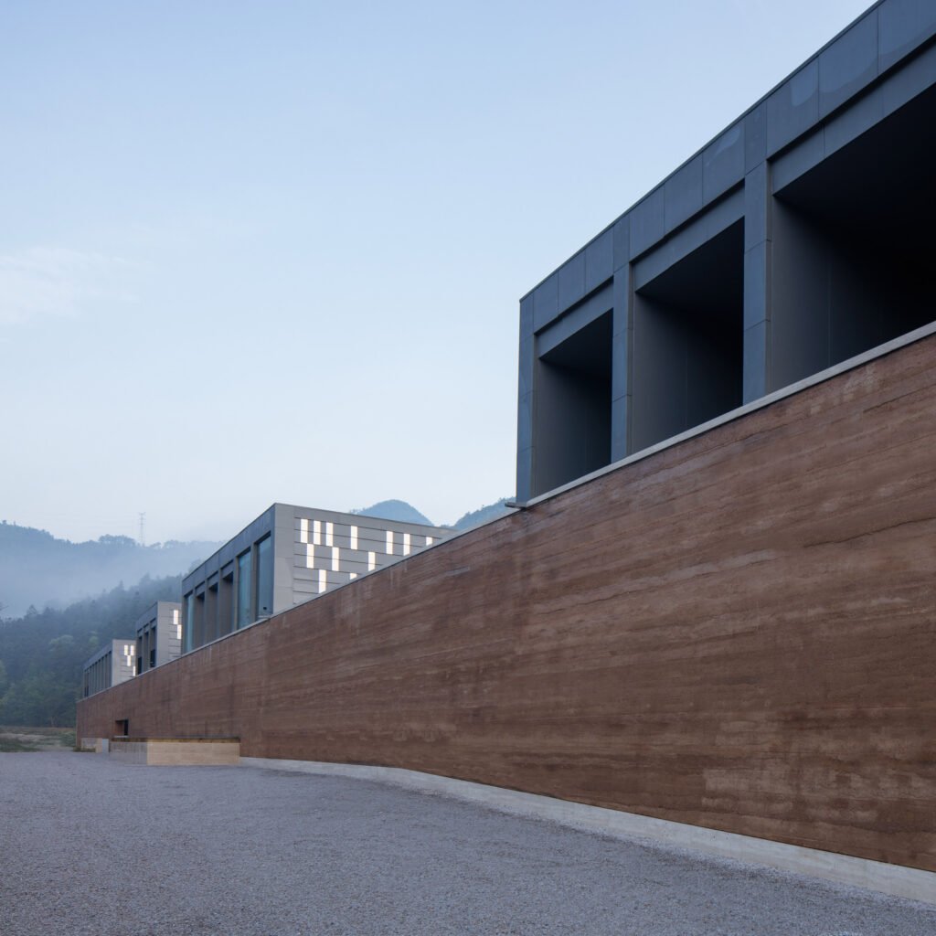 Sanbaopeng Art Museum / DL Atelier