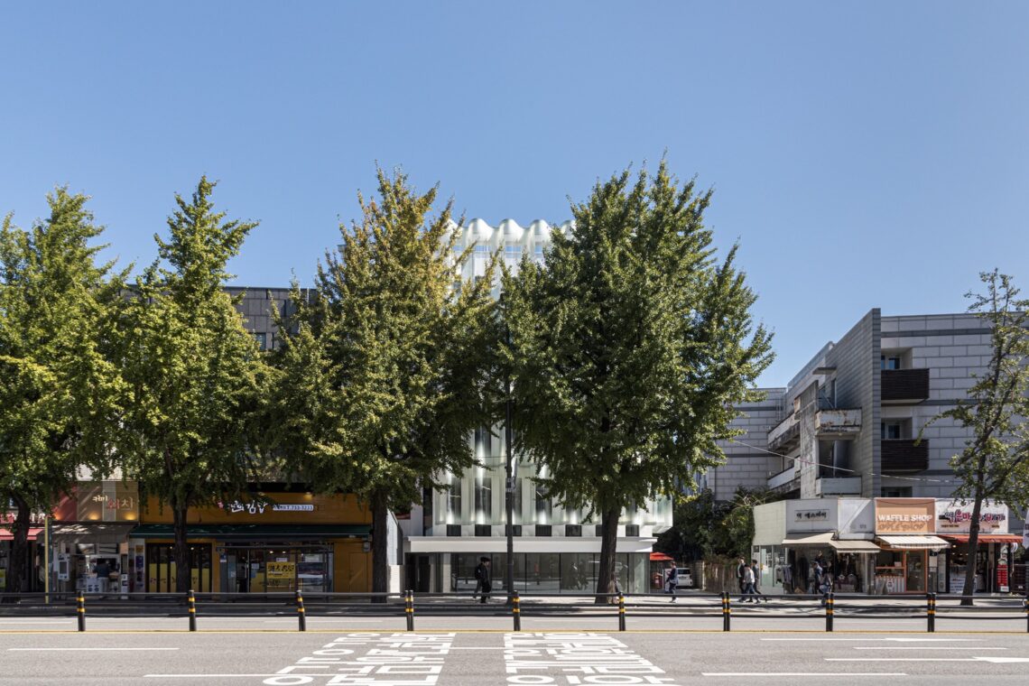 West Glow Office and Retail Building / Society of Architecture