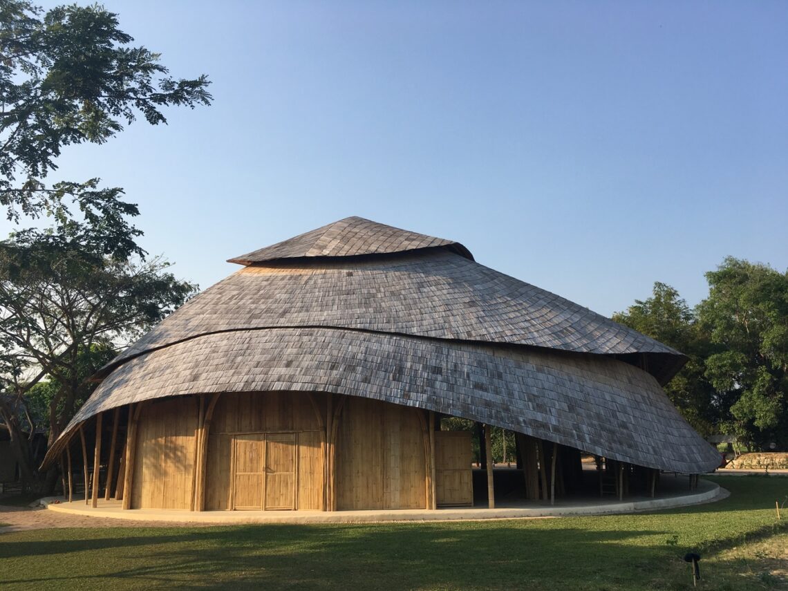 Bamboo Sports Hall for Panyaden International School / Chiangmai Life Construction