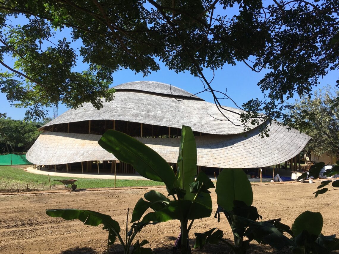 Bamboo Sports Hall for Panyaden International School / Chiangmai Life Construction