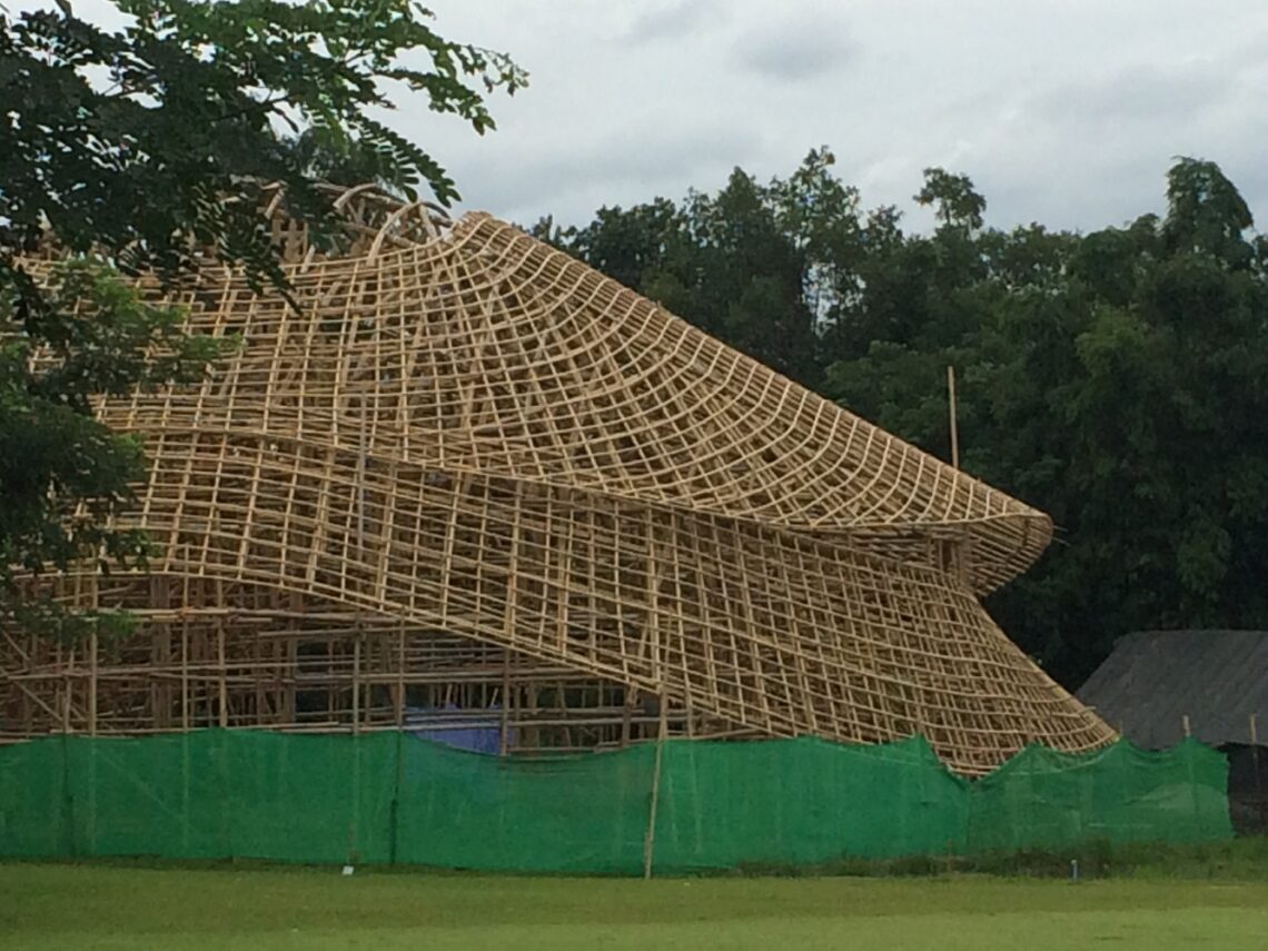 Bamboo Sports Hall for Panyaden International School / Chiangmai Life Construction