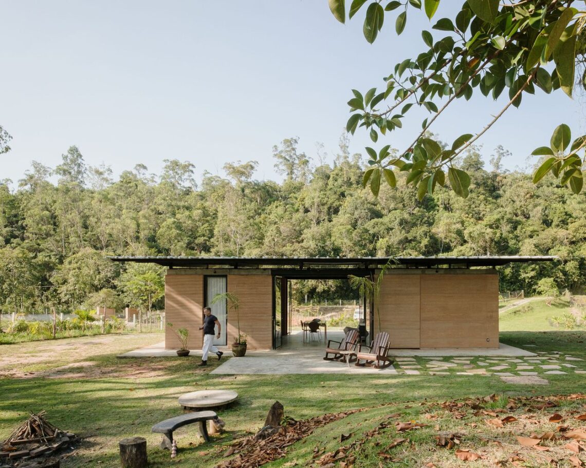 Guararema House / Terra e Tuma Arquitetos Associados