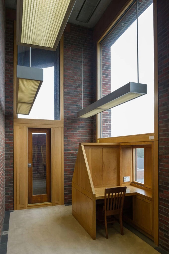 Phillips exeter academy library / louis kahn | classics on architecture lab