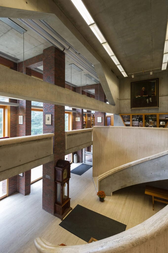 Phillips exeter academy library / louis kahn | classics on architecture lab