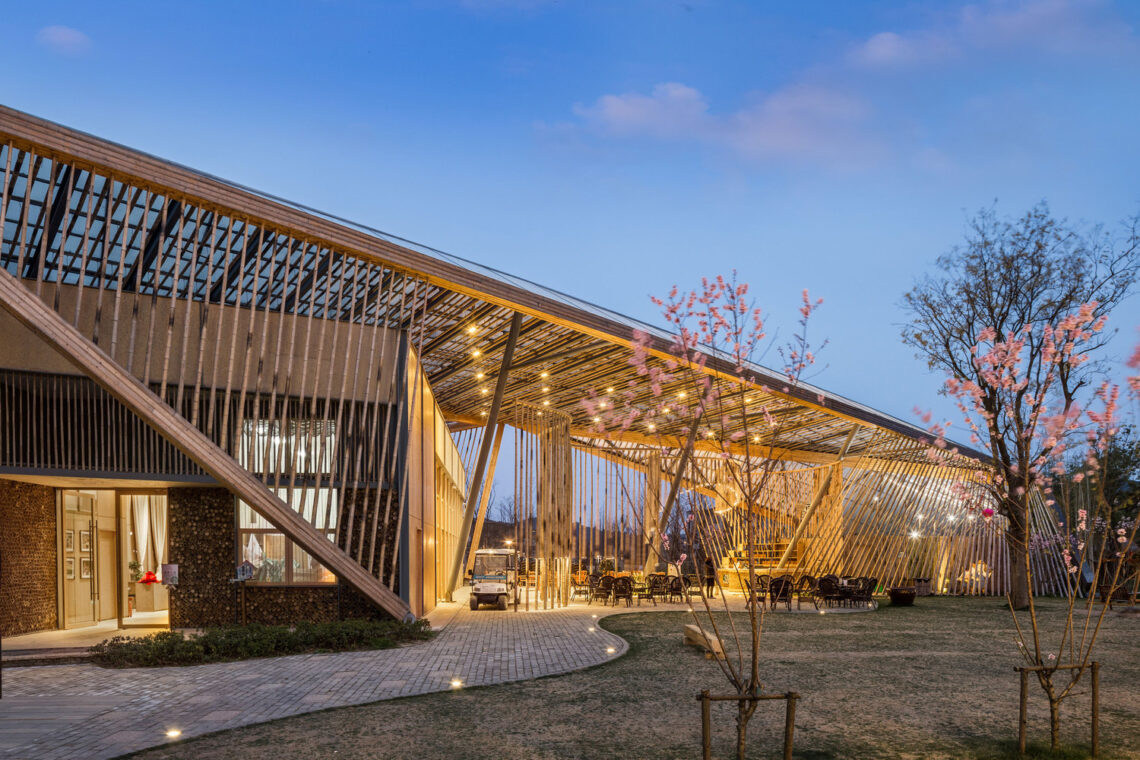 New Pastoralism Lecture Hall / SYN Architects China