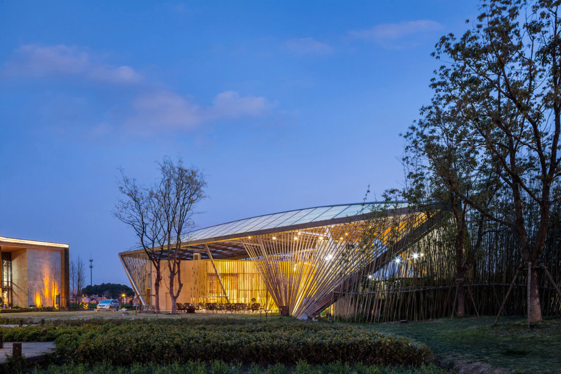 New Pastoralism Lecture Hall / SYN Architects China