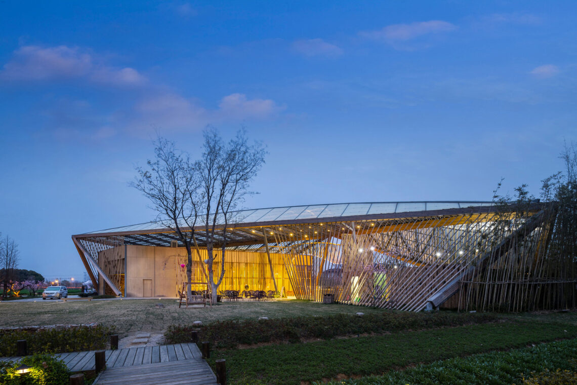 New Pastoralism Lecture Hall / SYN Architects China