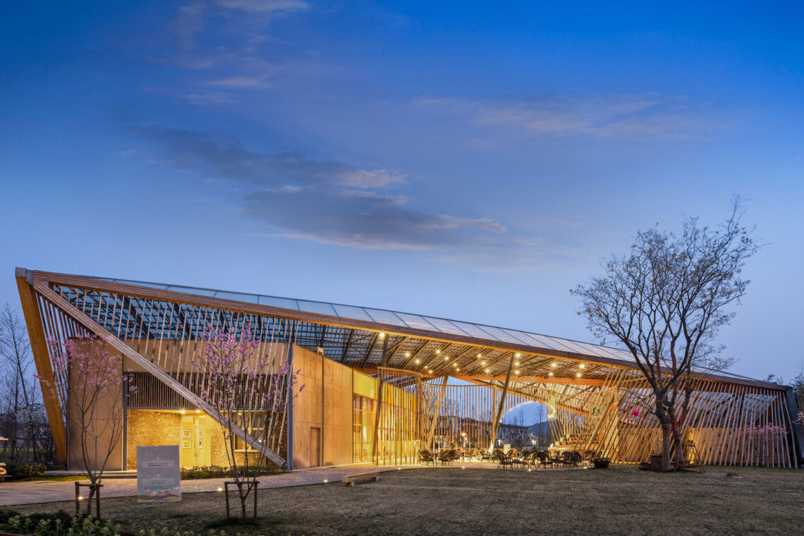 New Pastoralism Lecture Hall / SYN Architects China