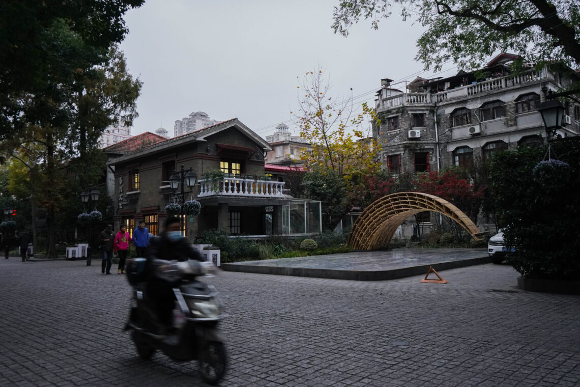 Bambow Suspended Flying Bridge / Atelier LAI