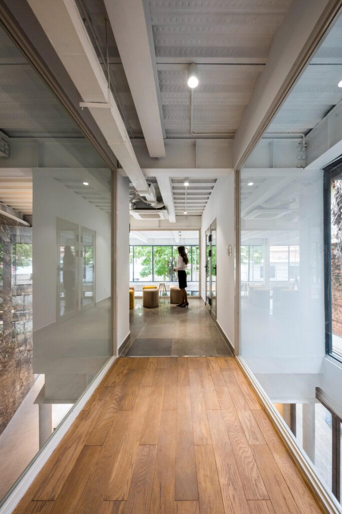 Bioclimatic Flexi-Office / T3 Architects