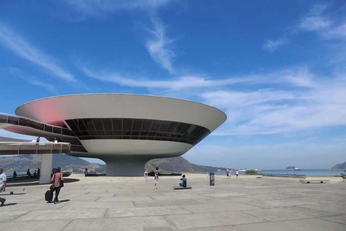 Niterói Contemporary Art Museum / Oscar Niemeyer