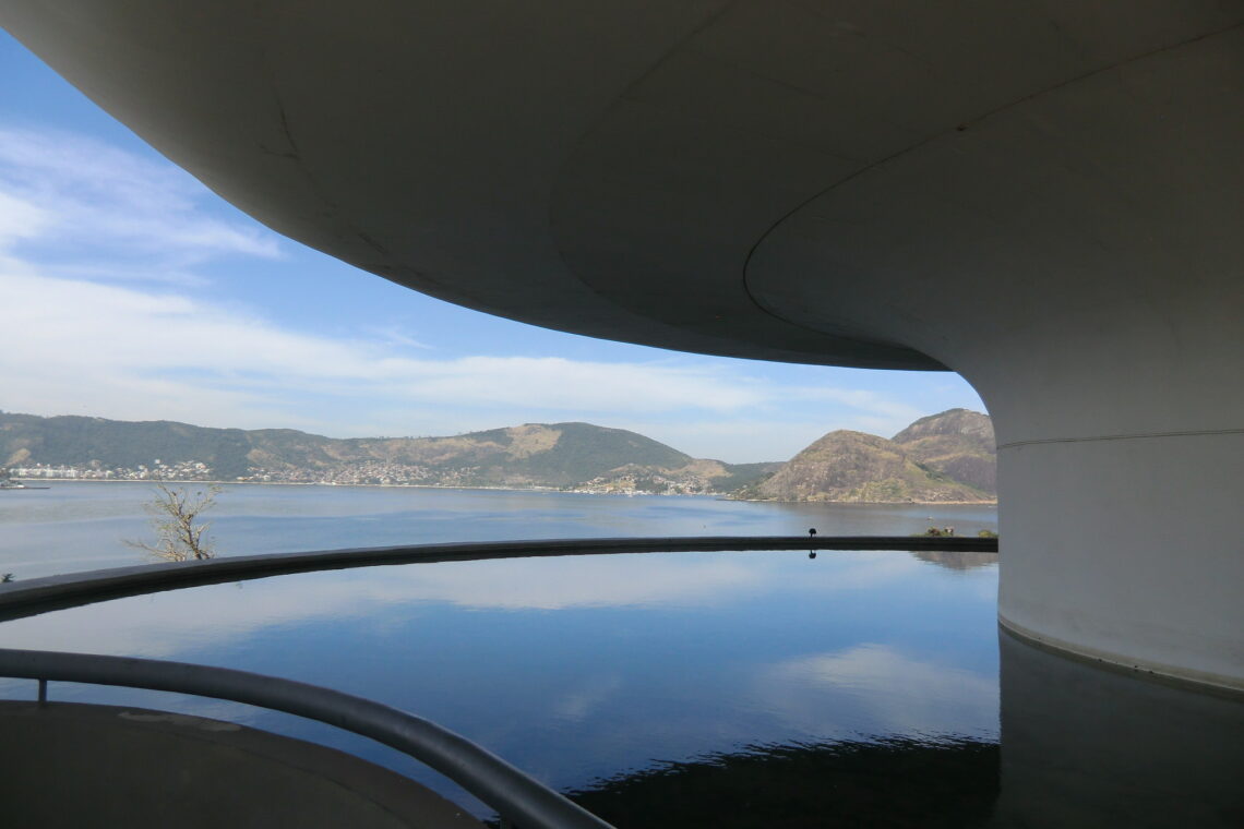 Niterói Contemporary Art Museum / Oscar Niemeyer