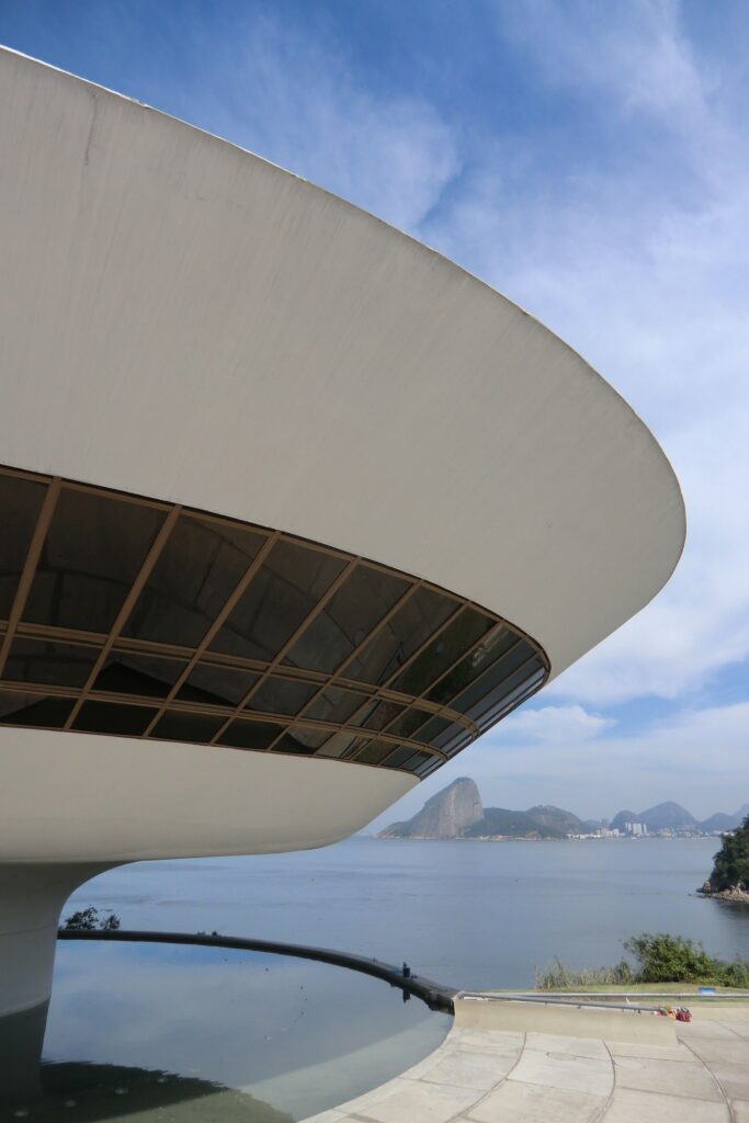 Niterói Contemporary Art Museum / Oscar Niemeyer