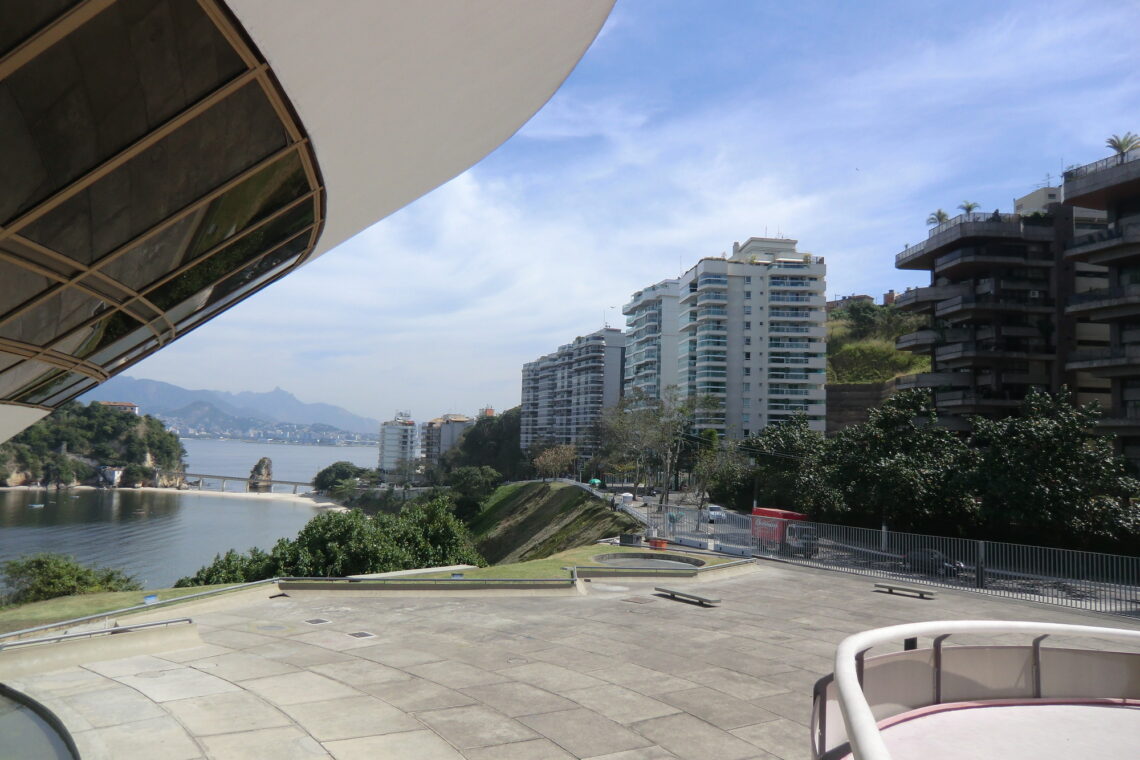 Niterói Contemporary Art Museum / Oscar Niemeyer