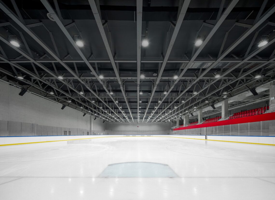 Huaxi LIVE Wukesong Ice Center / WWD Design