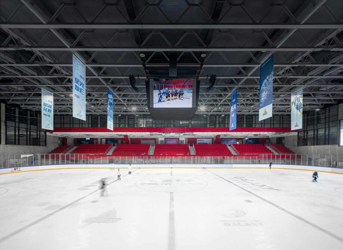 Huaxi LIVE Wukesong Ice Center / WWD Design