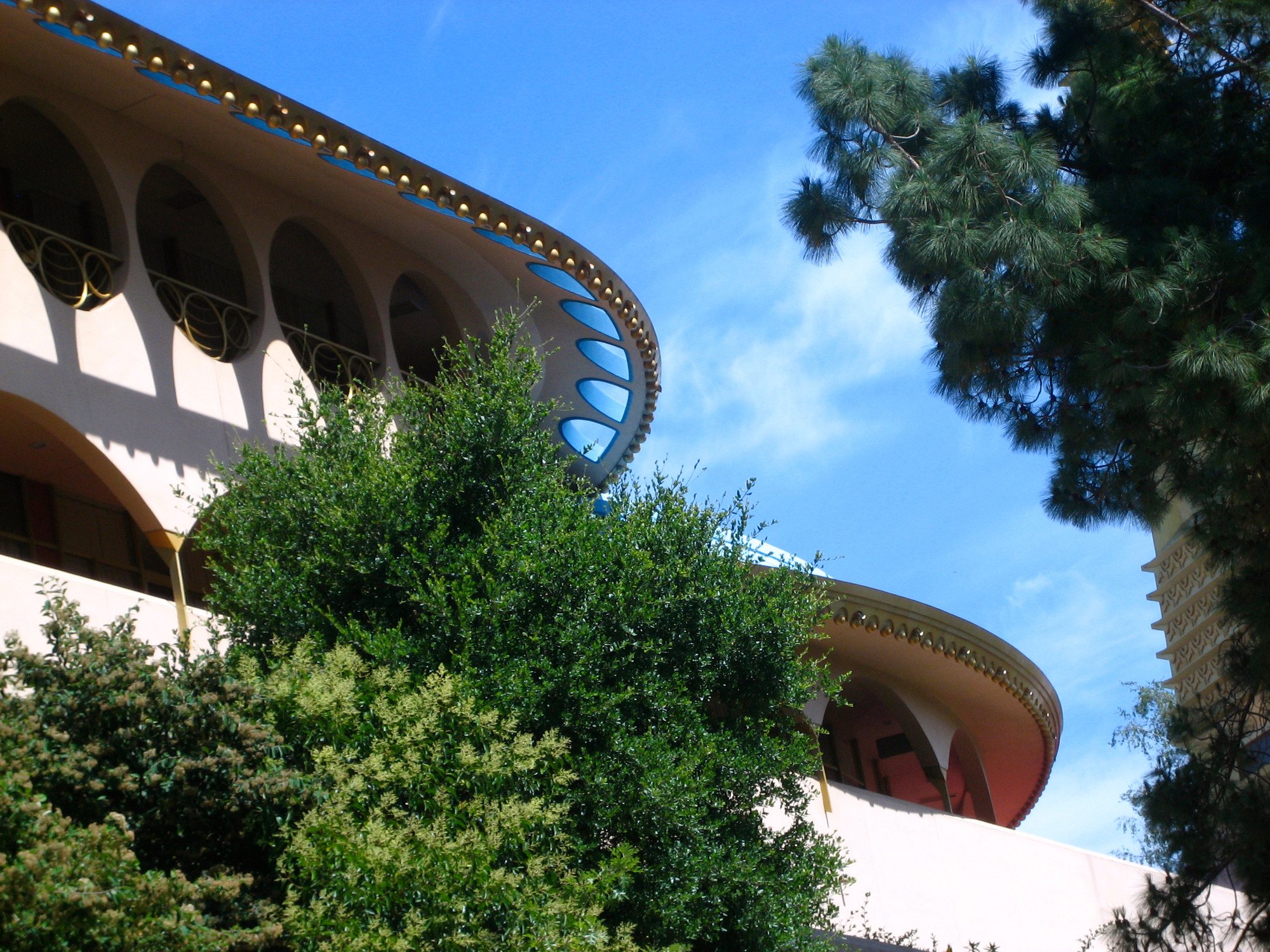 Marin Civic Center / Frank Lloyd Wright | Classics on Architecture Lab