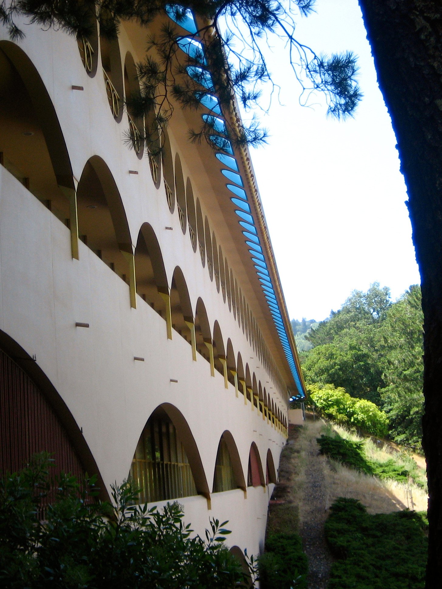 Marin Civic Center / Frank Lloyd Wright | Classics on Architecture Lab